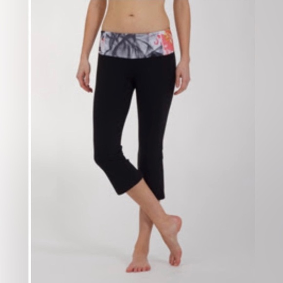 Lululemon Unicorn Tears Gather and Crow Crop Leggings Size 4💕 - Picture 1 of 6
